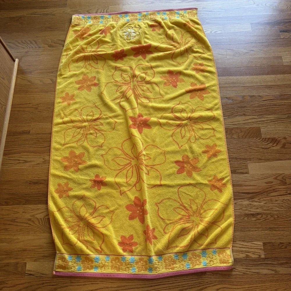 2 Vintage 90s Hibiscus Beach Towels Multicolor Embroider Appliqué Tropical Boho